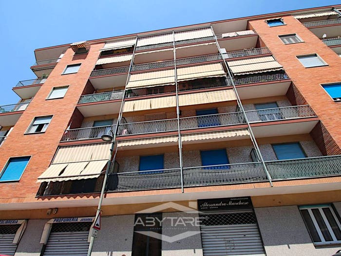Appartamento trilocale in vendita in Via Juvarra, Nichelino