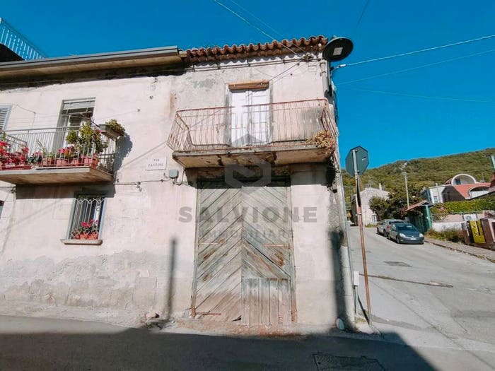 Casa bilocale in vendita in Via Fontana Pendino, Guardia Sanframondi