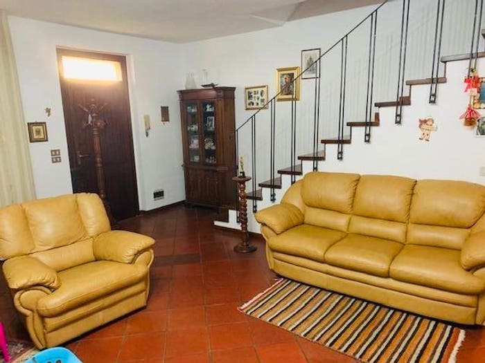 Casa con 6 locali in vendita in Calci