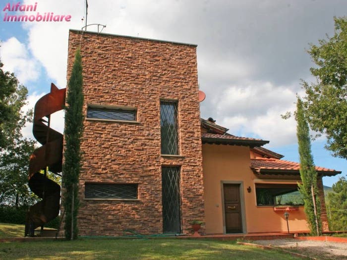 Casa con 6 locali in vendita in Bibbiena