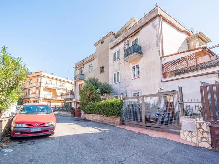 Appartamento trilocale in vendita in Via Sterope, Torre Angela, Roma