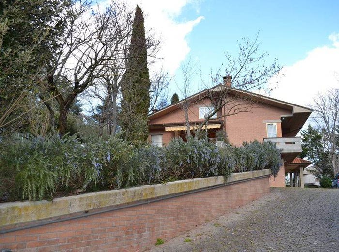 Casa con 6 locali in vendita in Centro, Fermignano