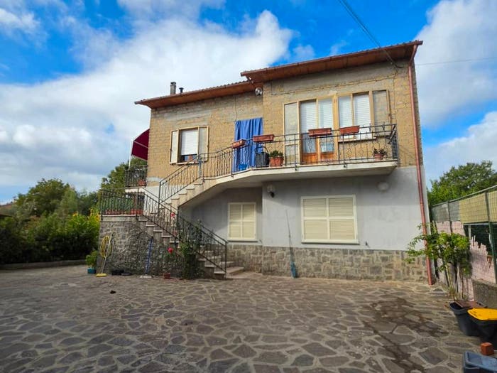 Appartamento trilocale in vendita in Via delle Poggiole, Centro, Castel Giorgio