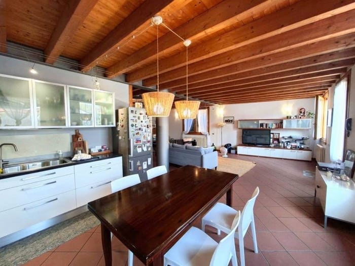 Casa quadrilocale in vendita in Via Duca degli Abruzzi, Centro, Mozzecane