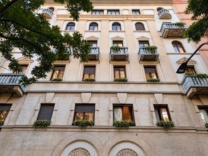 Appartamento trilocale in vendita in Via Francesco Caracciolo, Cenisio, Milano