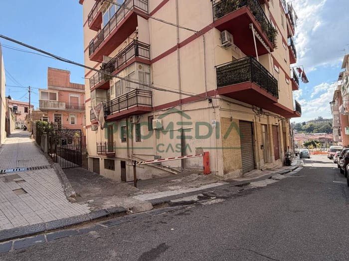 Appartamento trilocale in vendita in Salita Tremonti, Giostra, Messina