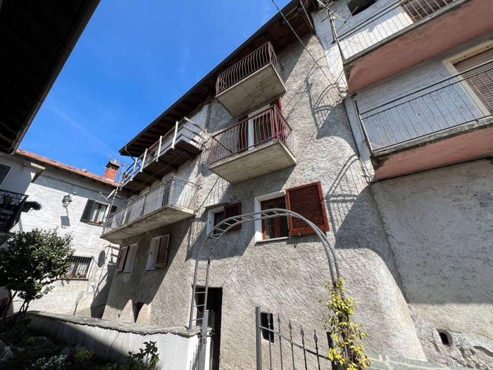 Appartamento trilocale in vendita in Via per Vercana, Centro, Domaso