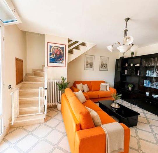 Appartamento con 5 locali in vendita in Via Giovanni Pascoli, Martano