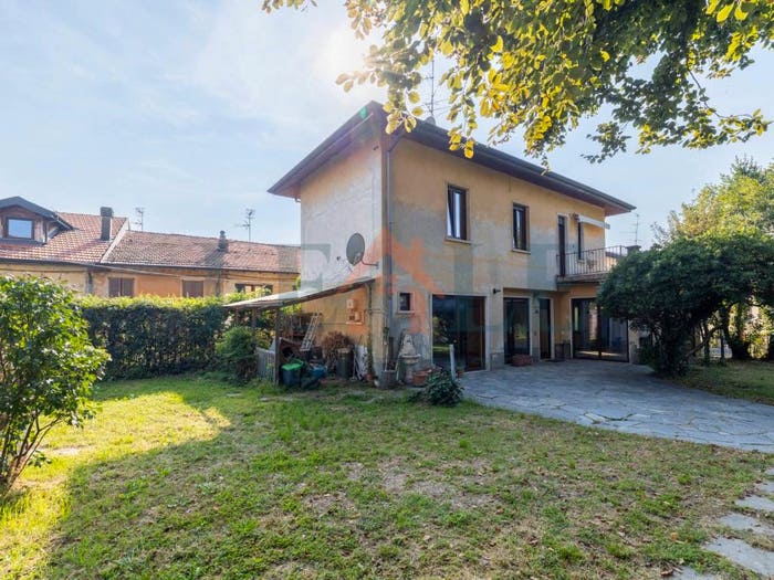 Casa quadrilocale in vendita in Via Trieste, Centro, Sumirago