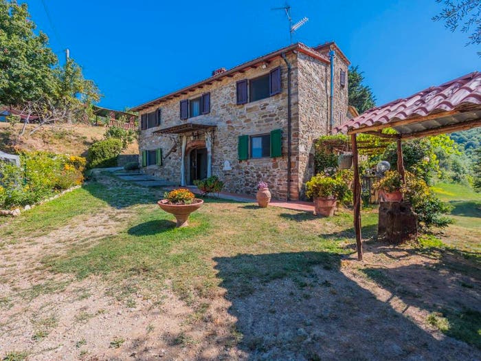 Casa con 6 locali in vendita in Strada Statale ToscoRomagnola, Dicomano