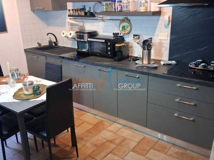 Appartamento trilocale in vendita in Via Cavour, Centro, Carrara