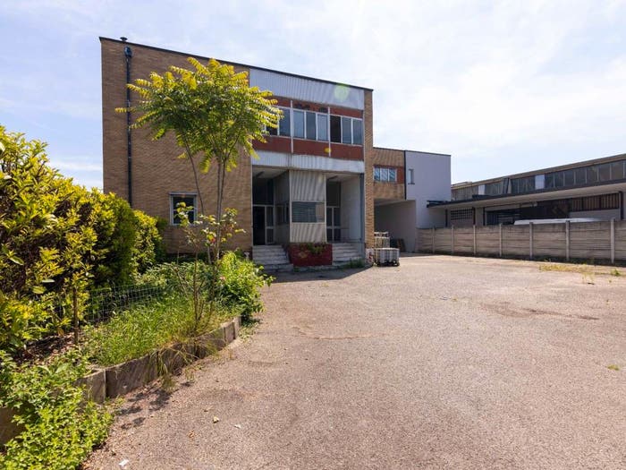 Casa con 6 locali in vendita in Via delle Brughiere, Centro, Garbagnate Milanese