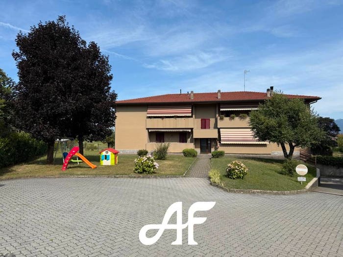 Appartamento trilocale in vendita in Centro, Cassago Brianza