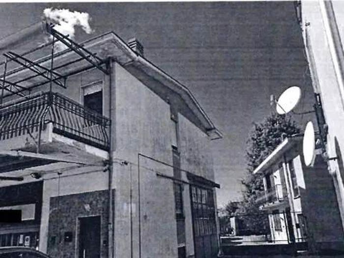 Appartamento quadrilocale in vendita in Via Trieste, Centro, Ferno