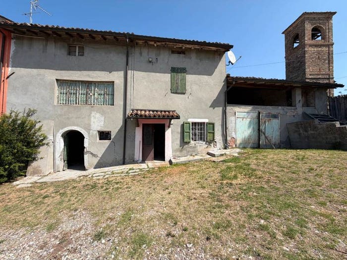 Casa quadrilocale in vendita in Strada Casatico, Strognano, Langhirano