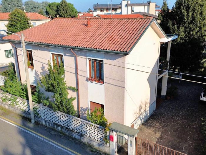 Casa con 5 locali in vendita in Via Alessandro Tadino, Centro, Limbiate