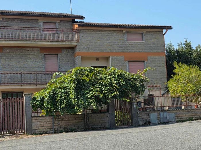 Casa con 6 locali in vendita in Via Giovanni Pascoli, Centro, Morlupo