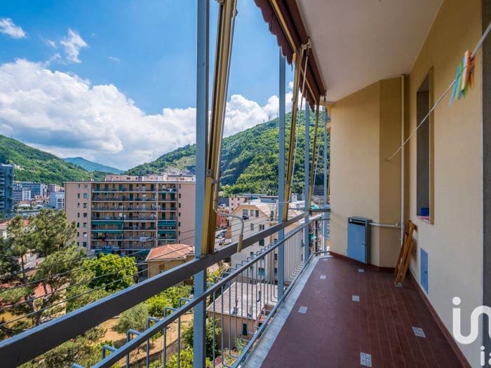 Appartamento quadrilocale in vendita in Via Elia Bernardini, Molassana, Genova