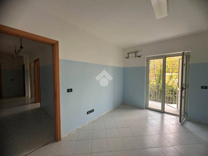 Appartamento quadrilocale in vendita in Viale Stazione, Nocera Scalo, Nocera Terinese