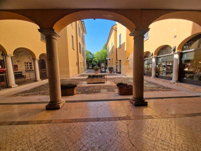Casa quadrilocale in vendita in Via Santa Maria, Centro Storico, Desenzano del Garda