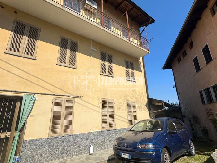 Casa con 6 locali in vendita in Frazione Bianco, Strona