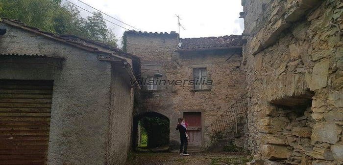Casa con 6 locali in vendita in Fivizzano