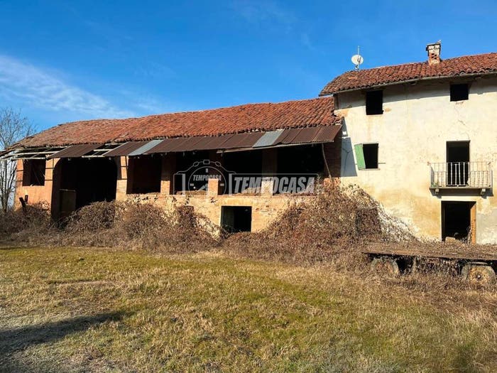 Casa con 5 locali in vendita in Via Villanova, Isolabella