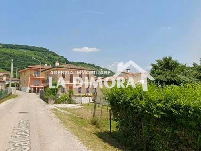 Casa con 6 locali in vendita in Farra di Soligo