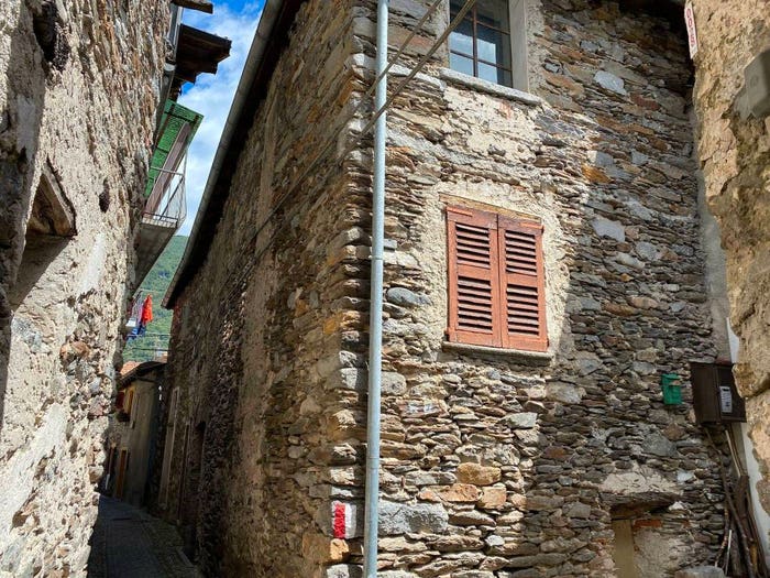 Casa con 6 locali in vendita in Via Guglielmo Marconi, Valle Cannobina
