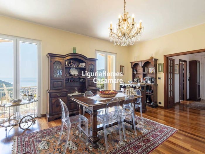 Casa con 6 locali in vendita in Regione Luminella, Noli