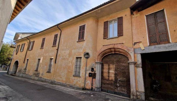 Appartamento trilocale in vendita in Via Volta, Centro, Azzate