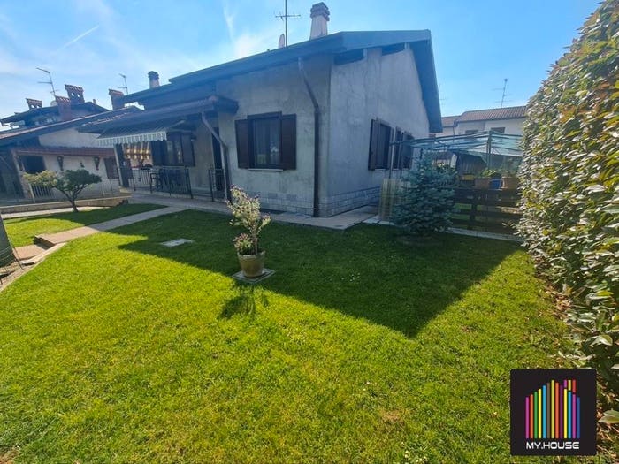 Casa quadrilocale in vendita in Via Antonio Vivaldi, Centro, Cavaria con Premezzo