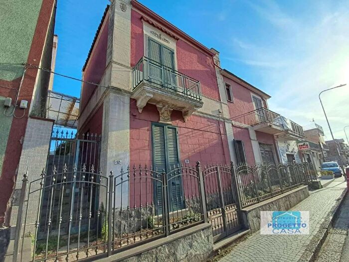 Casa con 7 locali in vendita in Via Costantinopoli, Somma Vesuviana