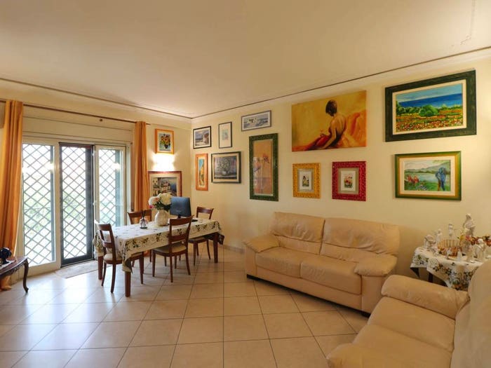 Appartamento trilocale in vendita in Via Giuseppe Mazzini, Valverde
