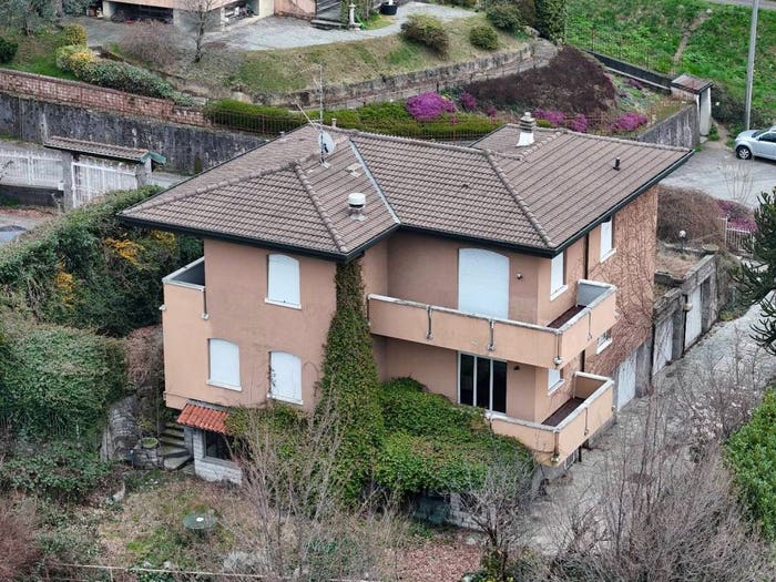 Casa con 6 locali in vendita in Via Palazzetto, Albate Muggiò, Como