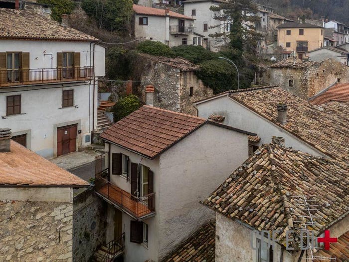 Appartamento trilocale in vendita in Via Roma, Centro, Borgorose