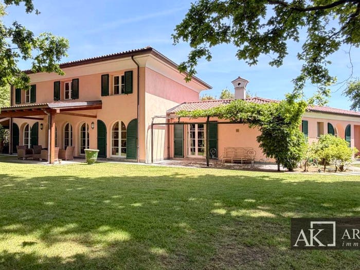 Casa con 6 locali in vendita in Via Sant'Isidoro, Centro, Bogogno