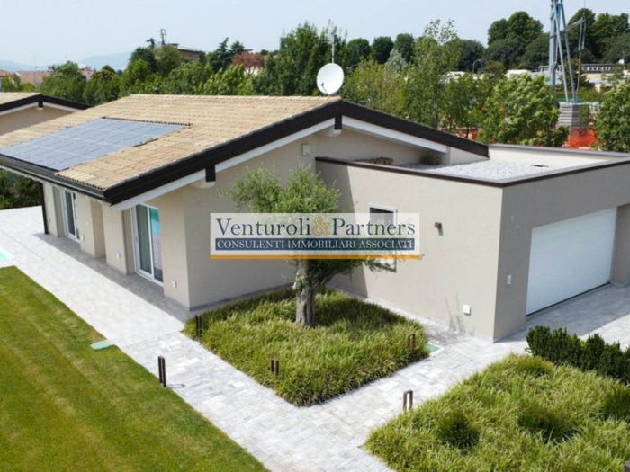Casa con 5 locali in vendita in Via Monte Pasubio, Centro, Calvagese della Riviera