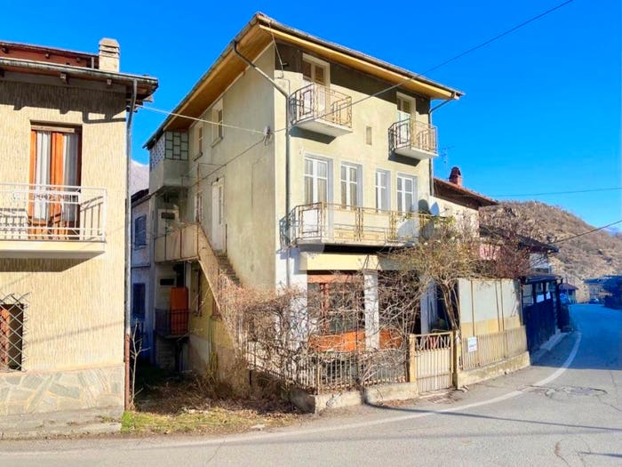 Appartamento con 6 locali in vendita in Via Roma, Mattie