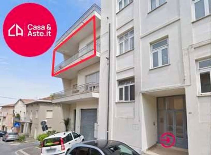 Appartamento con 6 locali in vendita in Via delle Rimembranze, Centro, Montegranaro