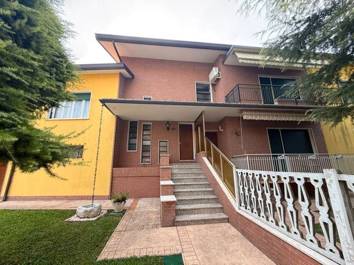 Casa trilocale in vendita in Via Reghena, Cappuccini, Pordenone