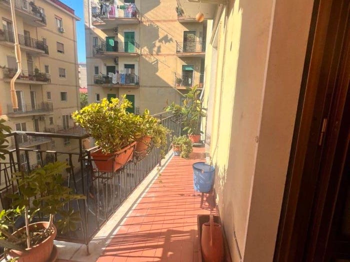 Appartamento con 5 locali in vendita in Via Giuseppe Casciaro, Arenella, Napoli
