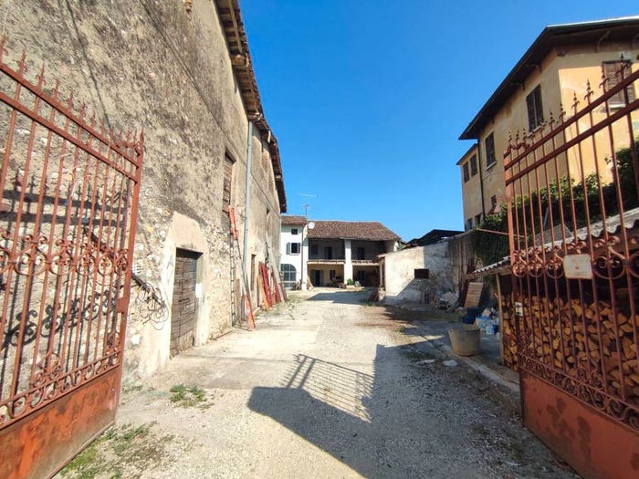 Casa con 6 locali in vendita in Via Maggio, Lonato del Garda