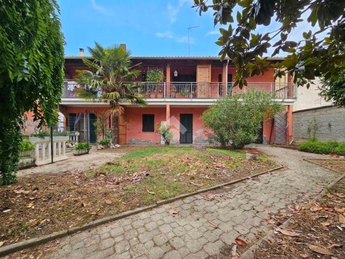 Casa con 6 locali in vendita in Via San Giuliano Nuovo, Castelceriolo, Alessandria