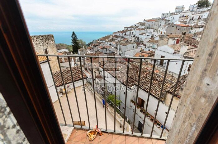 Appartamento bilocale in vendita in Largo Totila, Monte Sant'Angelo