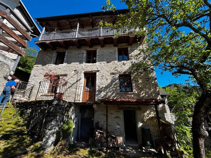 Casa con 6 locali in vendita in Frazione Ordrovago, Cravagliana
