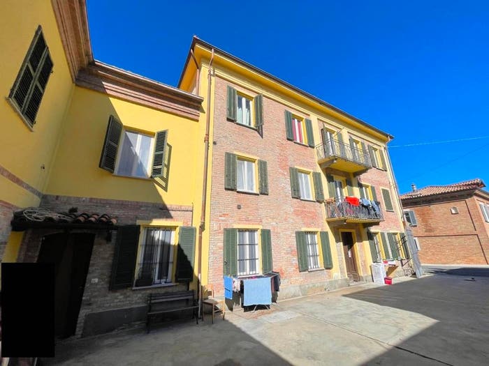 Casa con 6 locali in vendita in Viale Partigiani, Centro, Calosso
