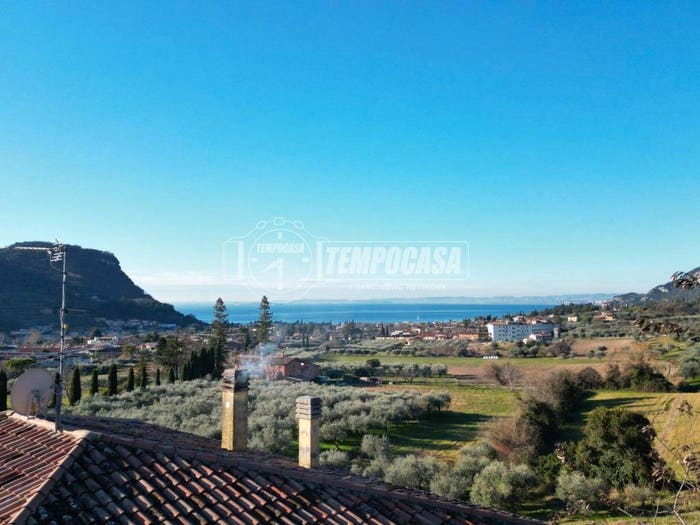 Casa in vendita in Via Pignoi, Garda
