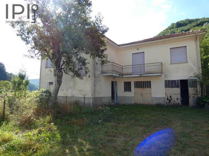 Casa con 5 locali in vendita in località isoletta, Murialdo