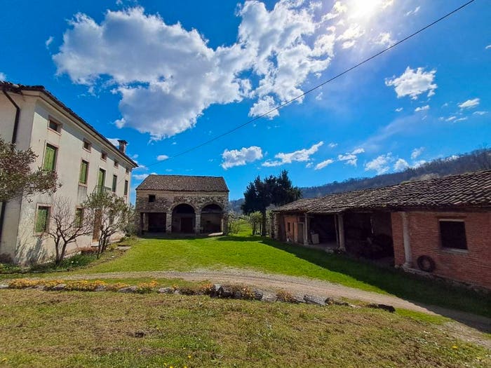 Casa con 5 locali in vendita in via cazzola, San Vito di Leguzzano